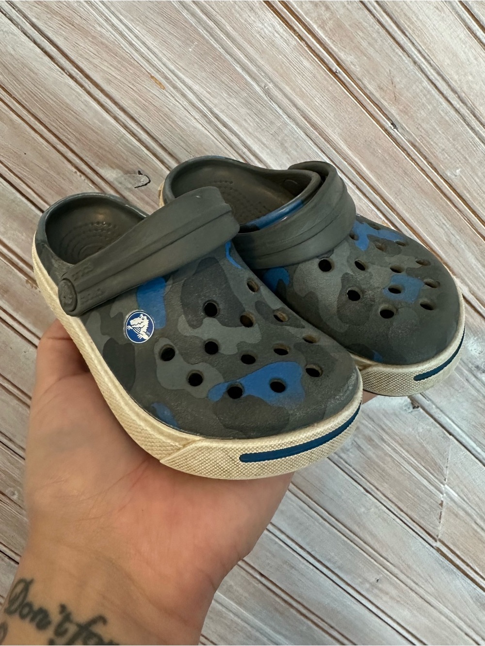 CROCS Kids Clog in Gray & Blue Camouflage Vented Slip On Sandal